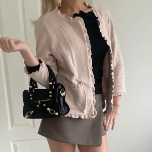 Rosa jacka/kofta  - Rosa lite tunnare jacka eller kofta! Super fin!💓säljer även massa trekvartärm kappor! 