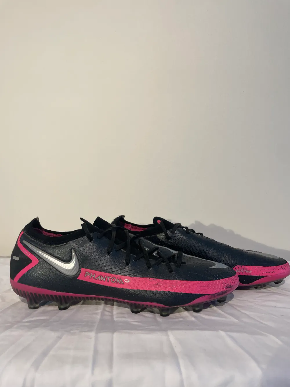 Fotbollsskor från Nike  Storlek 42. Skor.