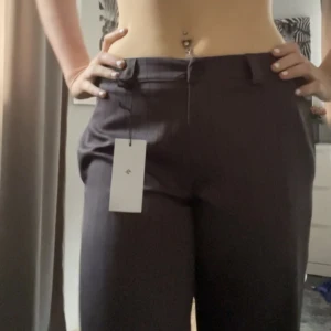 Design by si kostymbyxor  - Inprincip oanvända kostymbyxor från design by si, sjukt bra passform!