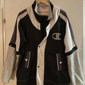 Champion - Second hand Champion jacka/kofta