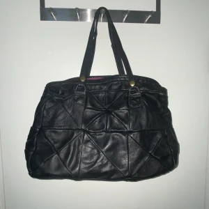 Väska  - Tvecka inte med att fråga ☺️