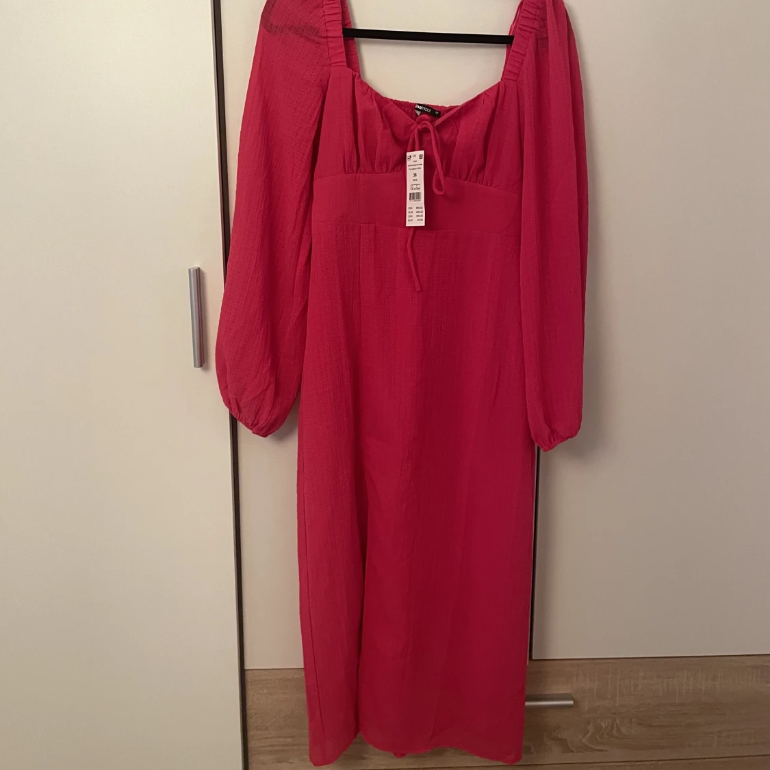 Klänning Gina Tricot