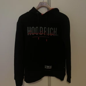 Hoodrich Hoodie - Storlek M, köpt på jd sport. Nästan aldrig använd, som ny. 