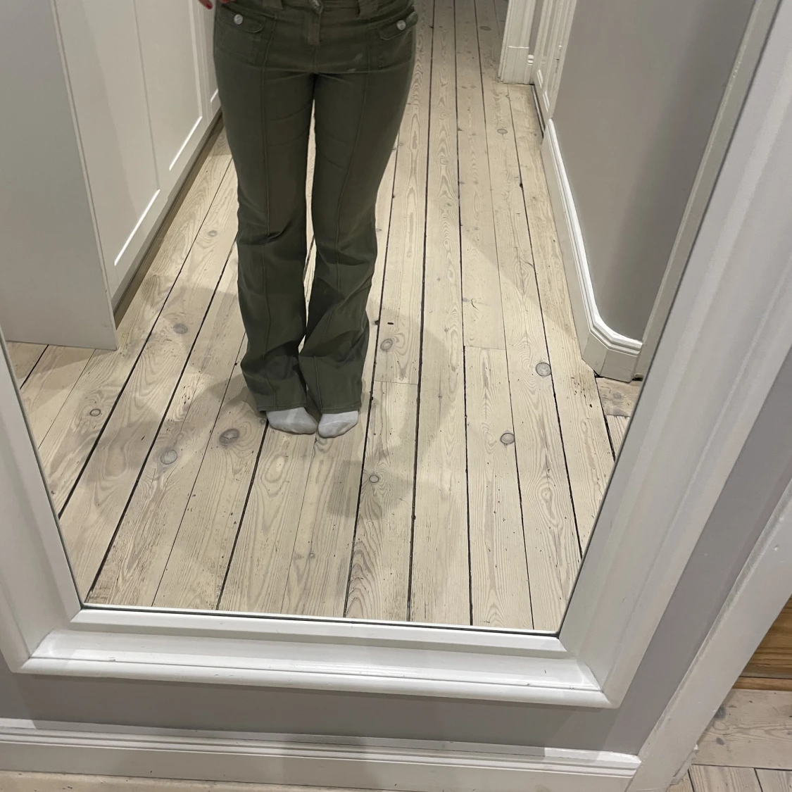 Super snygga gröna hm jeans - 90