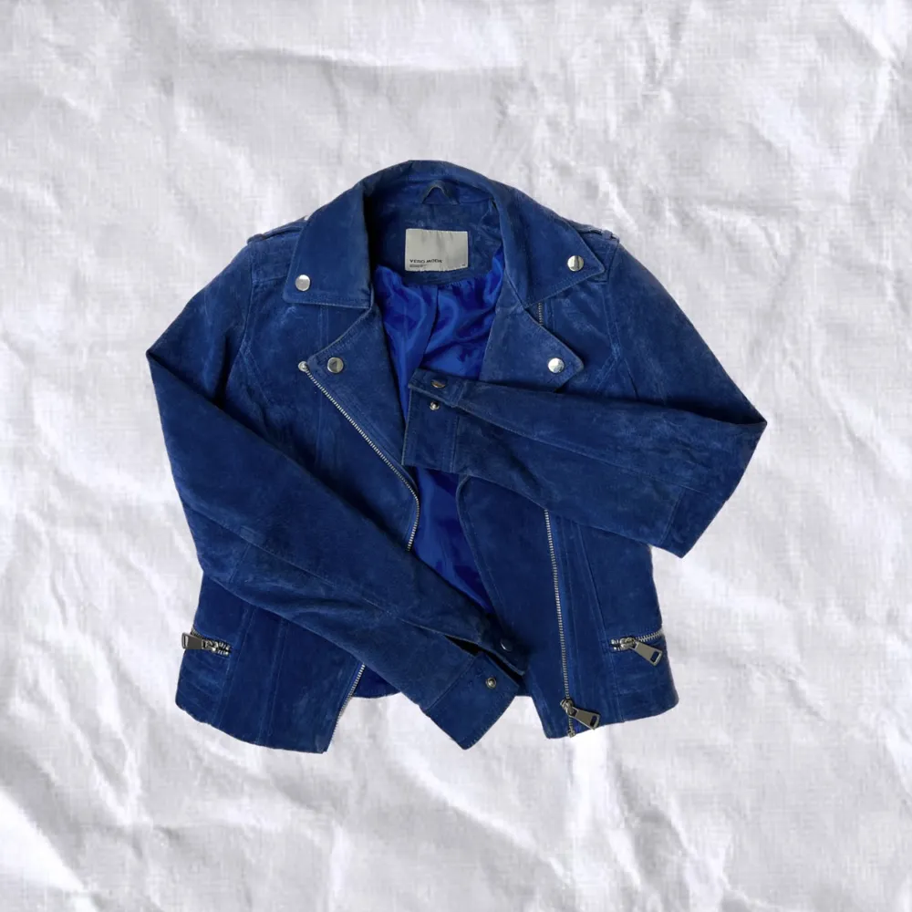 superfin blå läderjacka från vero moda 💙. Jackor.