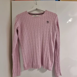 "Stickad tröja" - Väl använd