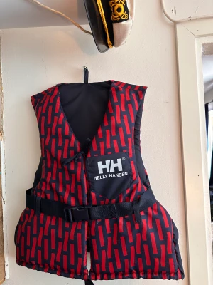 Helly Hansen flytväst 70-90kg - Nyskick