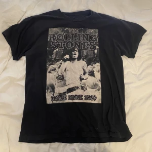 The Rolling Stones t shirt  - Fet the Rolling Stones t shirt köpt på govintage i Varberg! Jätte bra skick, storlek XXL💖