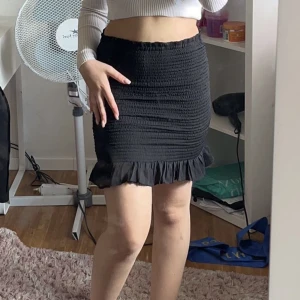 Kjol - Kort kjol i stretchigt material