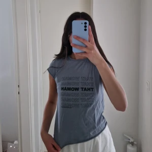 T-shirt na-kd - T-shirt i en blågrå färg