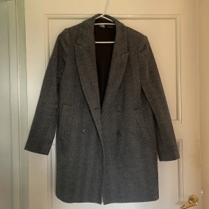 Kappa, zara  - Kappa från zara köpt för ett år sedan.  storlek xs, oversized. Använd ett fåtal gånger. 