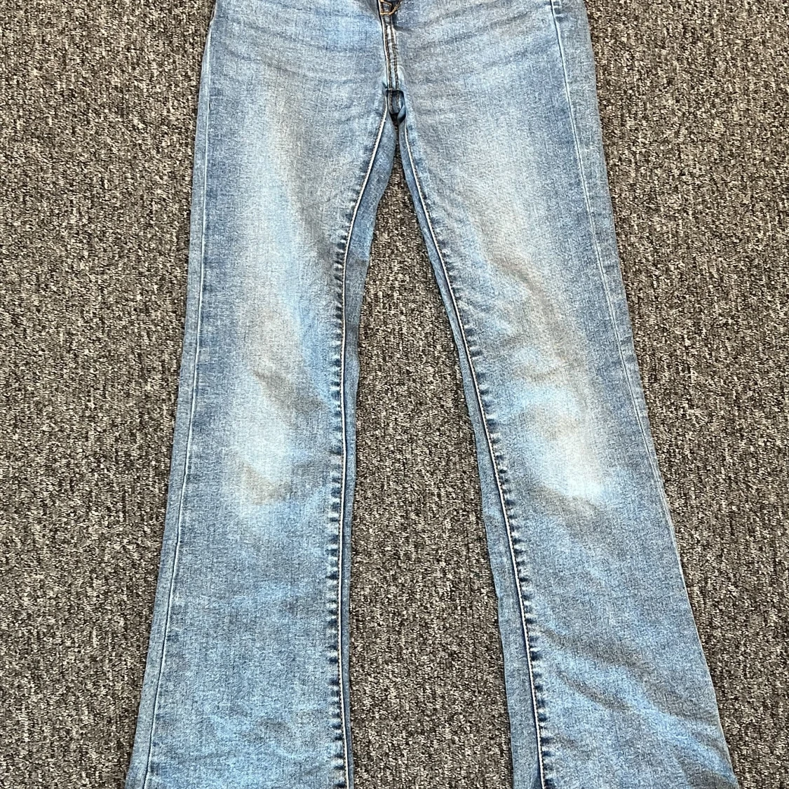 Bootcutjeans med tryck  - 91