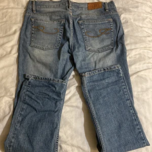 Lågmidjade jeans  - jättefina lågmidjade jeans som tyvärr inte kommer till användning