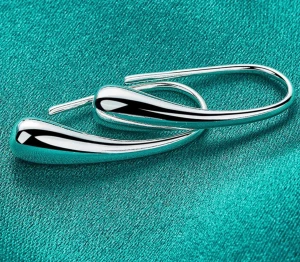 Superfina drop örnhänge, stämplat 925 - Jättefina örnhänge! Silverpläterat. Stämplat 925 Frakt 15 kr  