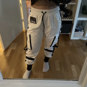 Snygga byxor - Supersnygga byxor från New Yorker. Använda fåtal gånger