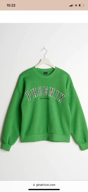 sweatshirt gina tricot - Säljer denna fina sweatshirt från gina! Den är använd kanske 5 gånger och i väldigt bra skick❤️ Storlek Xs❤️ Priset kan självklart diskuteras❤️ Nypris 280 kr