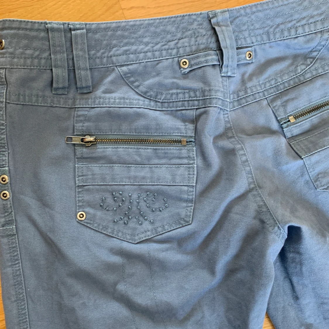 Cargo stil byxor.  - 91