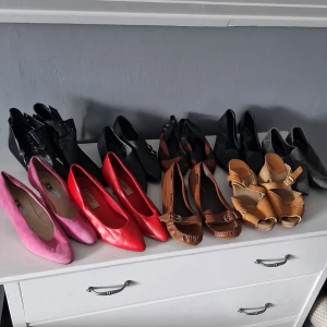 Olika skor - Skor med allti ifrån klack till vanliga skor