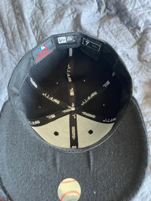 New Era keps - Hyfsat ny keps som knappt är använd säljes för 400 nypris 550.