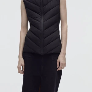 Zara väst - Helt ny använd två gånger för stor för mig kvitto är borta men västen är helt ren och fin