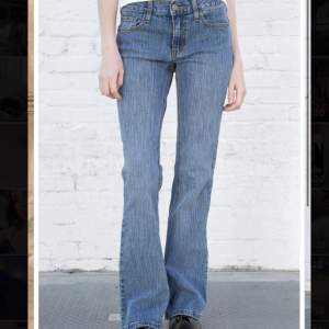 Brielle 90’s jeans från Brandy Melville, dem är knappt använd och passar inte mig längre💕