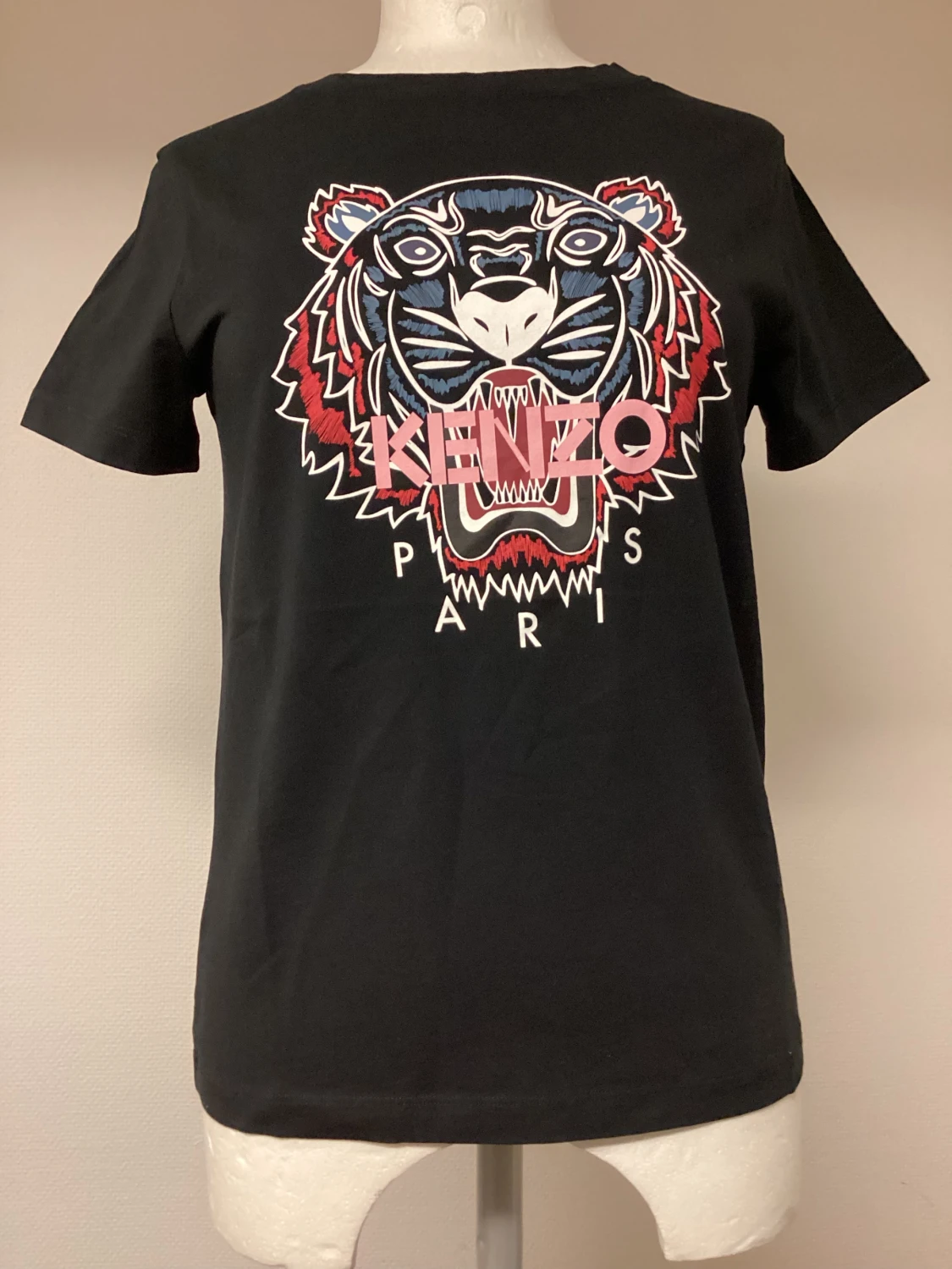 Två helt nya Kenzo t-shirts - 90