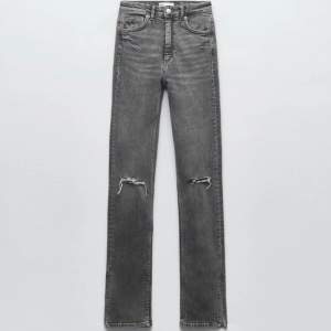 Ett par helt nya och oanvända jeans från zara i stl 36, prislapp finns kvar och säljer pågrund av att jag köpte dom i fel storlek 🤍
