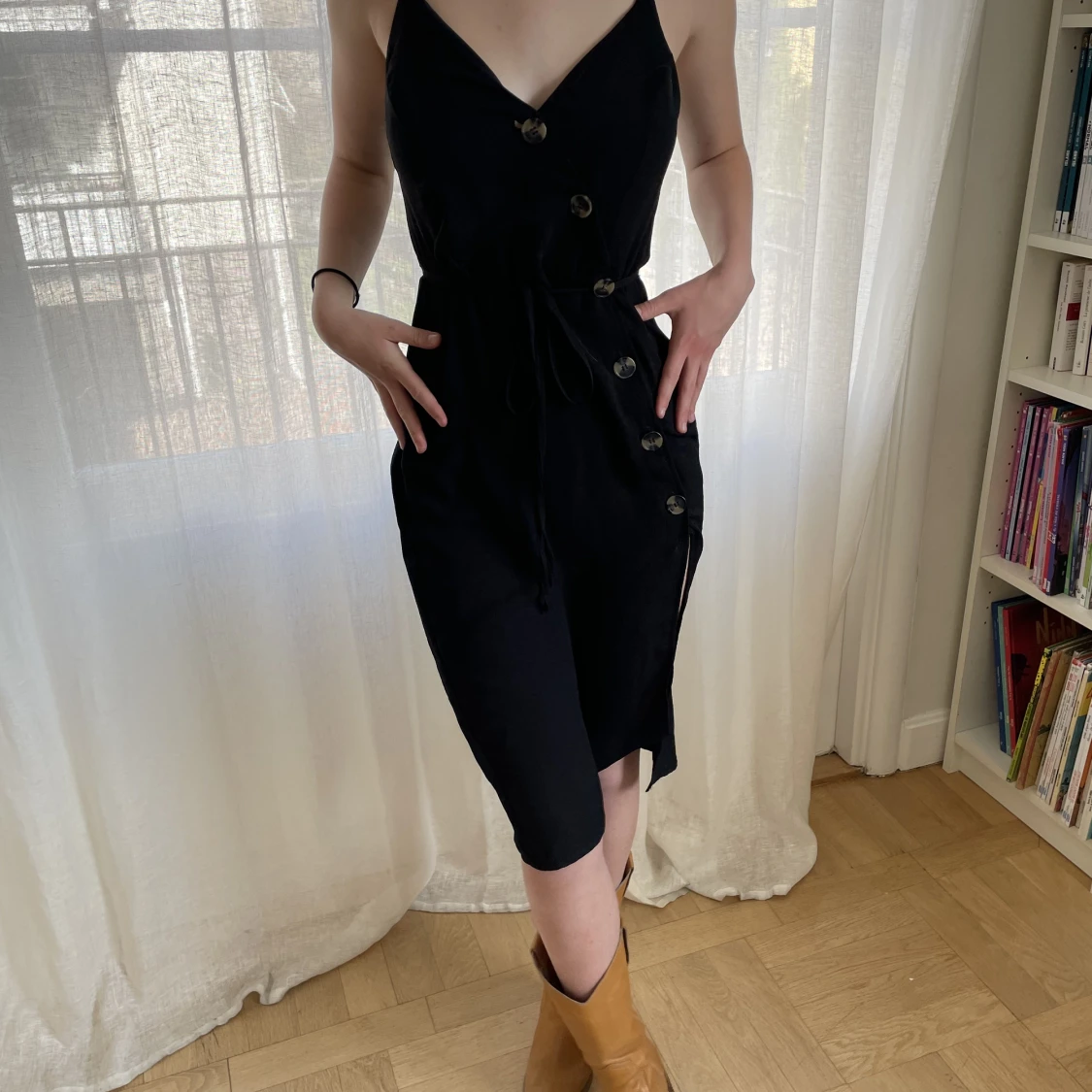 Svart midi klänning - 90