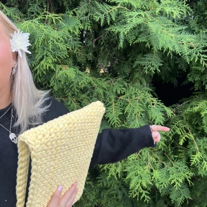 Egenvirkade datorfodral - Nu finns gul att köpa. Superfint fodral till skolan😍