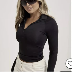 nelly  tröja - oanvänd topp från nelly, strl S. Nypris 399 säljer för 150💓
