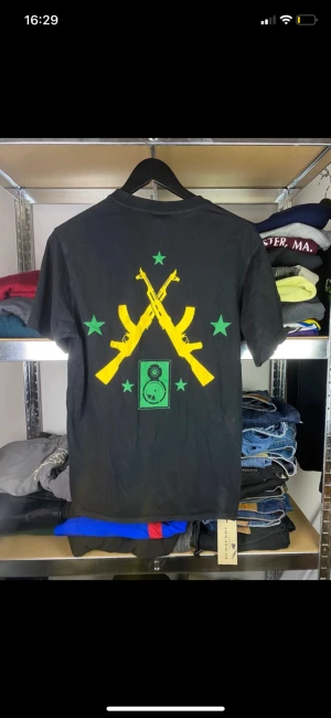 tröja  - snygg tröja inga fel på den pelle pelle e märket 