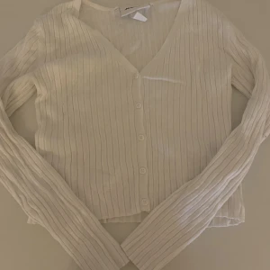 Kofta - Jätte fin kofta med super snygga knappar