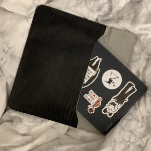 Datorfodral  - Jättefint enkelt datorfodral som stäcks med magnet❤️aldrig använt🫶🏼100kr + frakt 