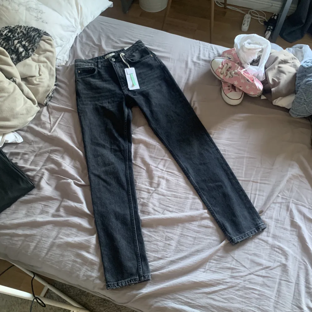 Jättesnygga oanvända jeans från Gina🫶🏼stl 34, 100kr + frakt❤️. Jeans & Byxor.