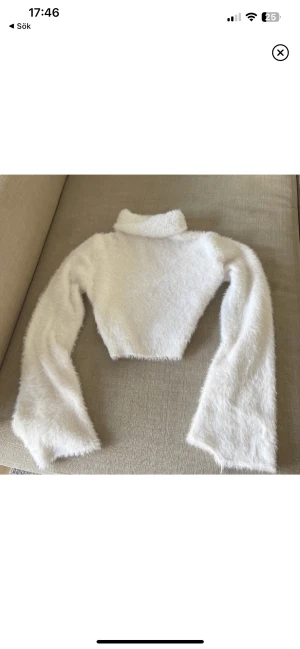 Tröja - Super mysig poloneck tröja. Klias inte och är super mjuk.