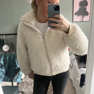 Teddyjacka - Jätte mysig jacka!