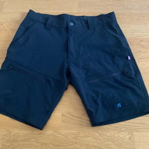 Shorts  - Oanvända. Köparen står för frakten. 