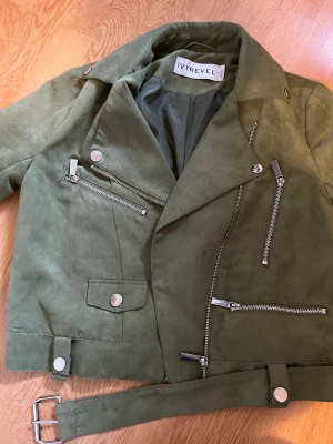 Jacka från Ivyrevel  - Jacka i nyskick från Ivyrevel , storlek 38! Knappt använd. 