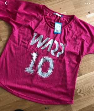 NY tröja  - Från stadium wasp  Strl 34  Med prislapp kvar 
