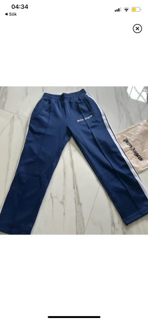 Palm angels byxor  - Mörklbå aldrig använda lapp och påse följs med  (Gärna byten) Pris ej fast 