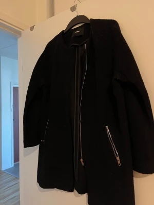 Kappa  - Svart kappa i bomull/ull  Storlek S passar M  