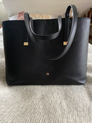 Väska - Jätte snygg väska, köpt på Zalando!💗