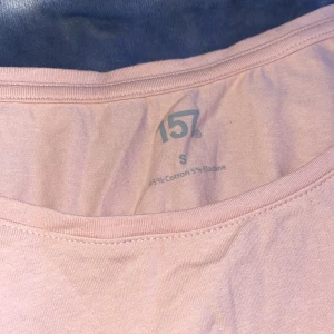 Rosa basic topp ifrån lager  - Gillar inte färgen, aldrig använd storlek S