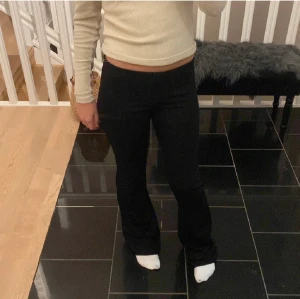 Lågmidjade kostymbyxor - Superfina lågmidjade kostymbyxor från hm 