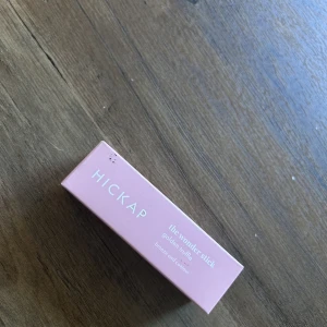 Hickup bronzer stick - Säljer nu hickups bronzer stick i färgen golden truffel, endast testad. 