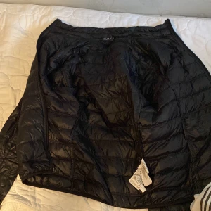 EA7 jacka äkta - Äkta Armani jacka storlek S/XS