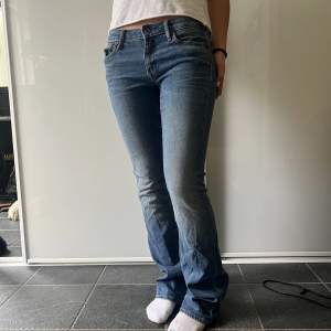 Snygga lågmidjade jeans 