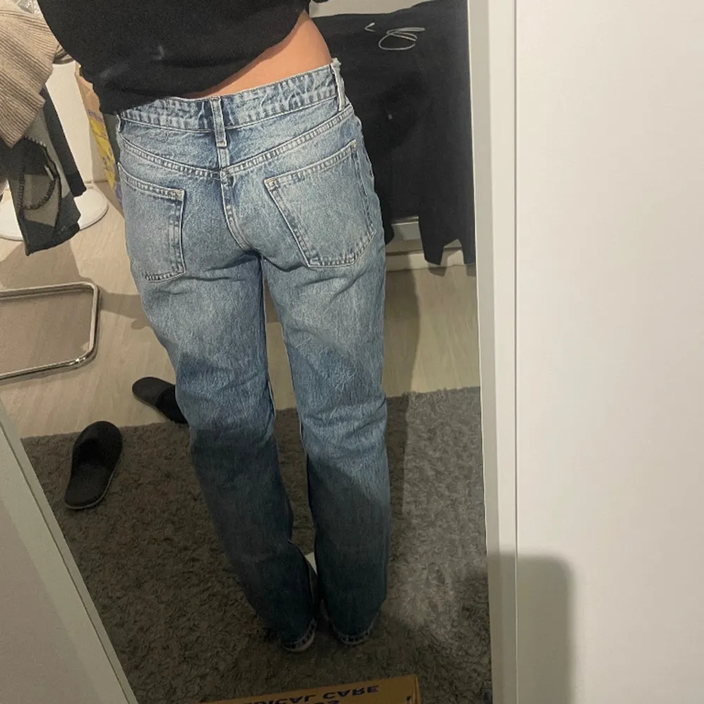 Från zara, storlek 38, jag är 165cm. Jeans & Byxor.