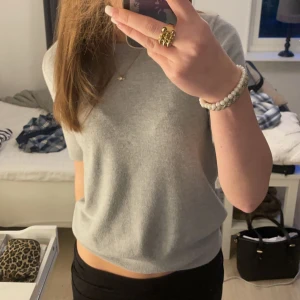 Zara tröja - Säljer denna jätte snygga populära zara tröjan i stl S. Skriv vid intresse!💗