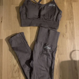 Träningsset - Säljer ett jättefint träningsset från drop of mindfulness🤍använd en gång, färgen heter plum truffle 